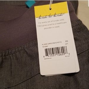 Figs petite Cargo Scrub